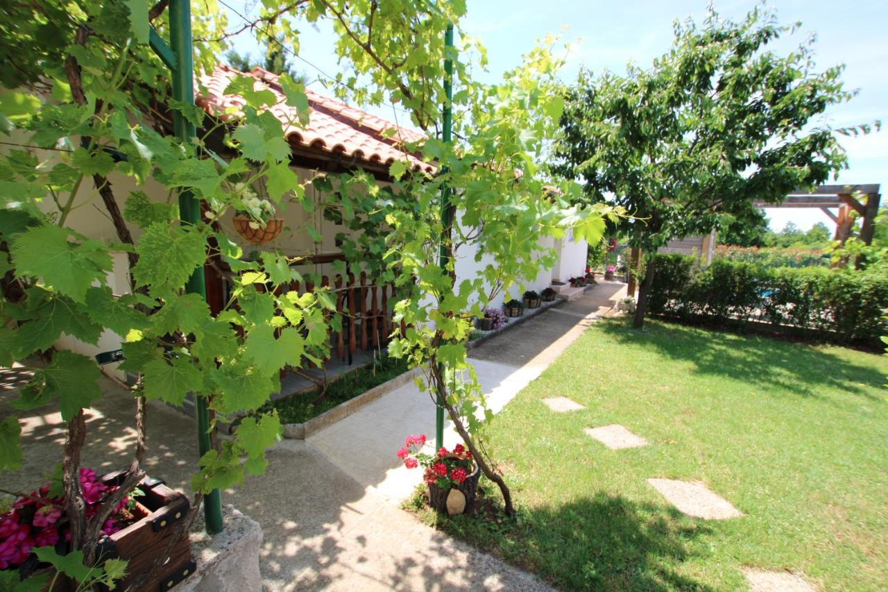Apartments Green Garden Labinci Exterior photo